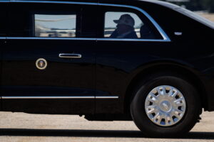 Trump delegittima i leader europei, ma il boomerang colpisce in patria