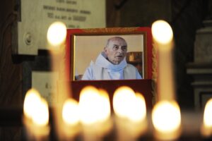 Dieci anni dopo il martirio di padre Hamel, la memoria diventa segno di riconciliazione e pace