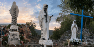 A Medjugorie profanata la statua della Madonna. Roggio: “Coloro che hanno compiuto questo gesto restano nostri fratelli”