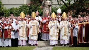 Fraternità San Pio X: scomunicati il vescovo de Galarreta e i quattro sacerdoti consacrati vescovi senza mandato pontificio