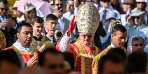 Fraternità San Pio X, scisma e scomunica ai vescovi lefebvriani: cosa è successo a Écône e perché