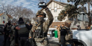 Suora arrestata dall’ICE in Texas, la Corte Suprema boccia lo stop alla cittadinanza per nascita