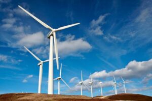 Eurobarometro: metà dei cittadini chiede più energie rinnovabili. Un terzo indica il nucleare come soluzione