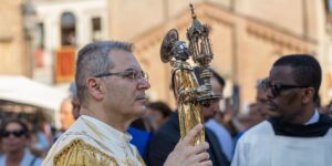 Un “gemello” digitale riproduce il reliquiario del dito del Santo
