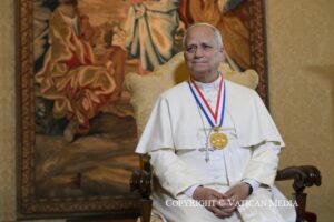 Papa Leone riceve la Liberty Medal: «L’America aprì le porte alle ondate di immigrati»