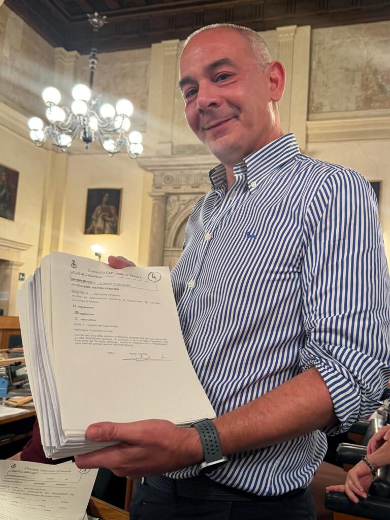 MATTEO CAVATTON
Capogruppo di Fratelli d’Italia in consiglio comunale.