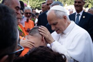Leone XIV: “l’Europa e il mondo cercano nuovi santi”