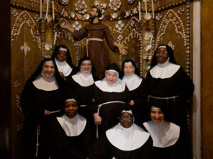 Clarisse di San Bonaventura. Al centro del mondo anche in un monastero