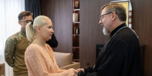 Ucraina: Shevchuk rende omaggio a Oleksii Yukov, il “collezionista di anime”. “Seppellire i morti è un dovere di pace”