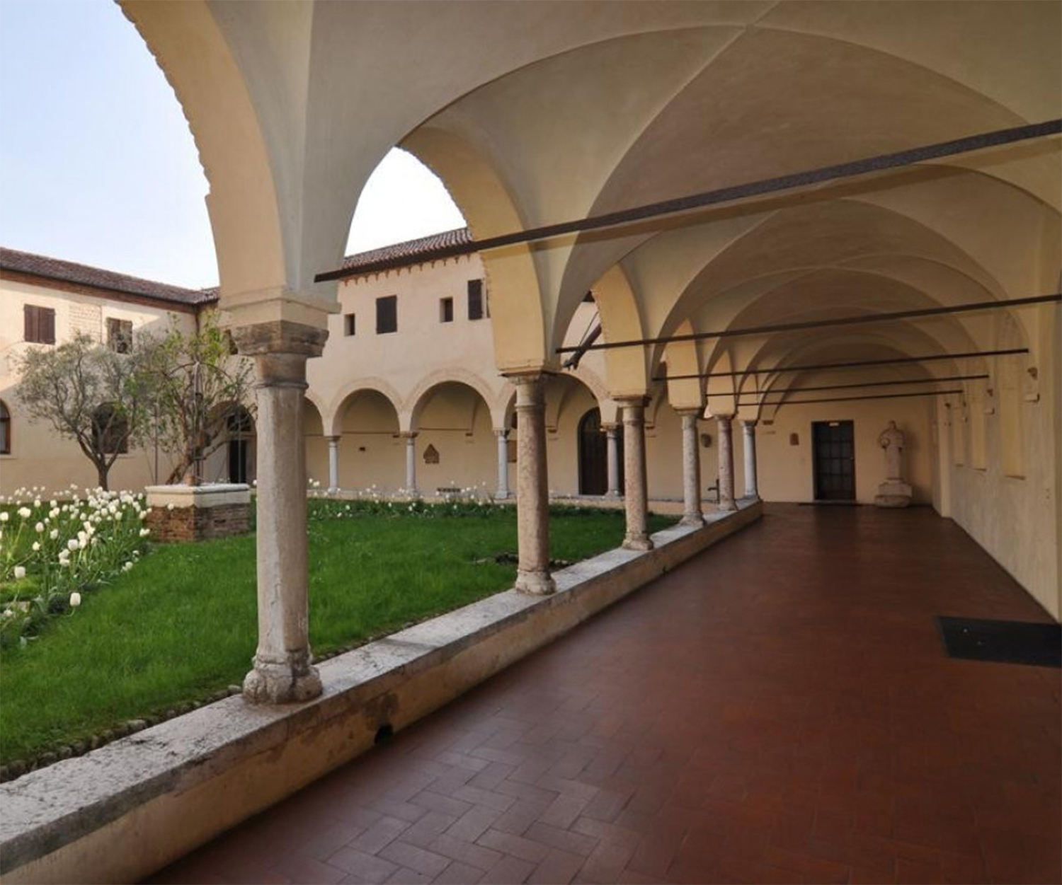 IL CHIOSTRO Il convento dei frati minori di Cittadella.