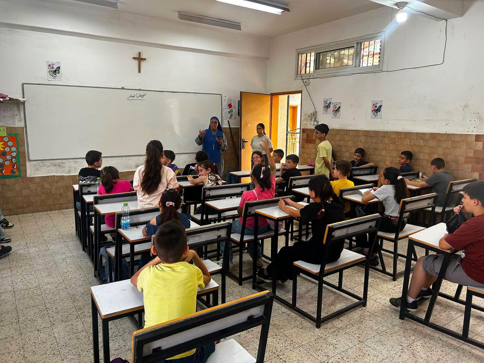Striscia di Gaza. Romanelli (parroco): “Muri ricostruiti con farina al posto del cemento. Qui manca tutto, tranne la speranza”