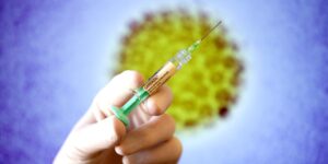 Vaccini. Petrosillo: “Bisogna dare delle informazioni corrette affinché le persone non abbiano paura di immunizzarsi”