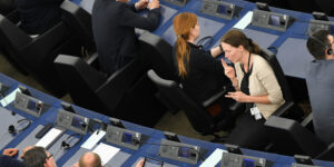 Settimana delle persone sorde: la Lis c’è per legge, gli sportelli accessibili no