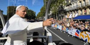 Papa Leone in Francia. «Europa, attenta alla spirale del riarmo»
