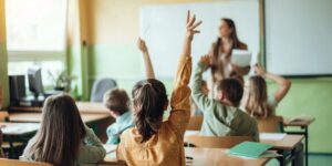 La scuola è pronta: tutte le novità dell’anno, dall’IA in classe al ritorno dei giudizi tradizionali