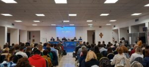 Assisi, i giovani di Sant’Egidio con i giovani delle piazze: “Il mondo può cambiare, accendiamo la speranza”