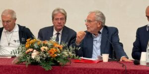 L’Europa oggi è come la Sagrada Familia. Ecco il nuovo libro di Paolo Gentiloni
