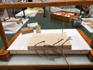 Il laboratorio di restauro del libro di Praglia compie 75 anni