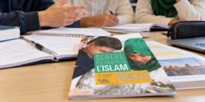 Islam nelle scuole, la Cei smentisce: le schede sono fonti per gli editori dei libri di religione cattolica