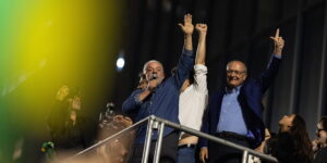 Brasile: Lula si conferma presidente, invertendo risultato del primo turno e previsioni dei sondaggi. Bolsonaro non riconosce il risultato