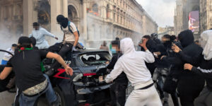 Guerriglia in strada. Mario Pollo (antropologo): “Ragazzi derubati di infanzia e valori. Adulti concentrati solo sui desideri”