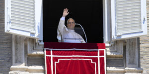 Leone XIV: Angelus, “ho un nodulo al polmone, nei prossimi giorni mi opero”