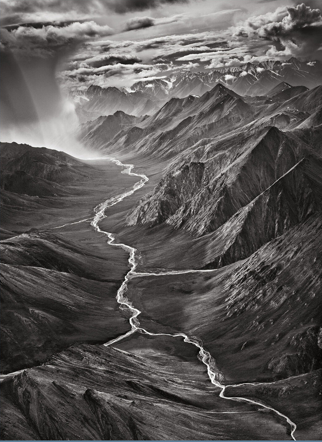 mmagine: Sebastião Salgado, "Monti Brooks, Arctic National Wildlife Refuge, Alaska, Stati Uniti", 2009. Collezione MEP, Parigi. Dono di Sebastião Salgado e Lélia Wanick Salgado 2018 © Sebastião Salgado 